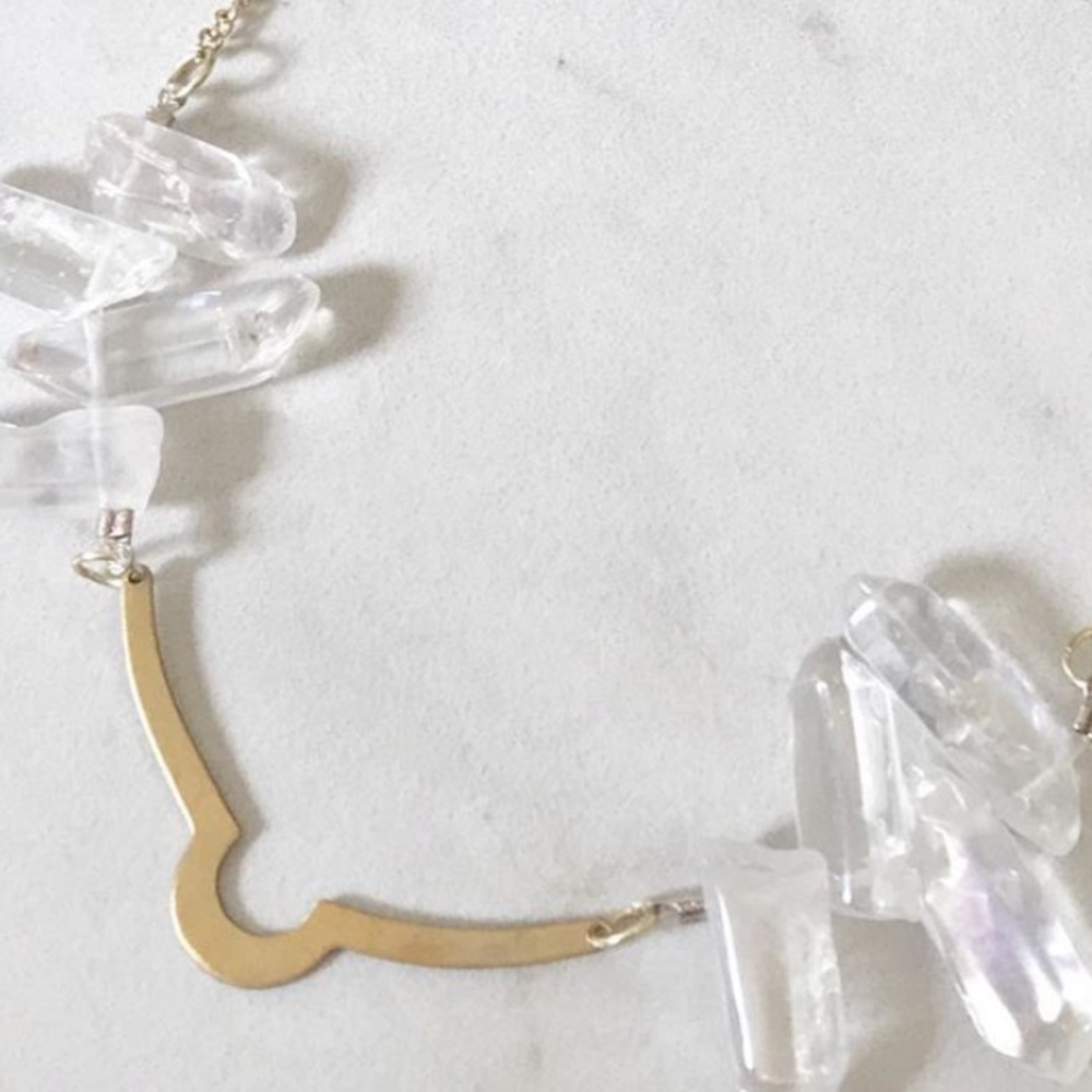 Choker in Acrylic Stone